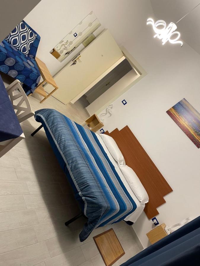 B&B Del Corso - Affittacamere ジュリアノーヴァ エクステリア 写真